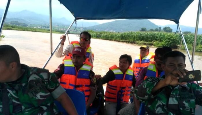 2 Hari Hilang, Nelayan Tewas Mengambang di Pantai Cipalawah Garut