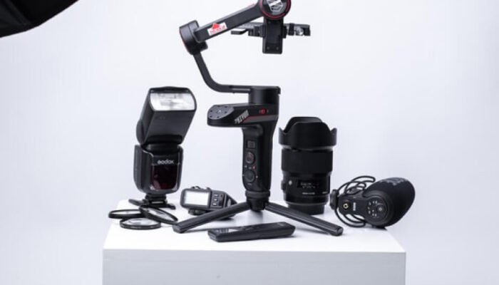 Watching Their Dust: Photographing Players in Pollination