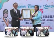 Wah Pemkot Bandar Lampung Catatkan Namanya Dalam Muri Atas Pembuatan Sekubal Makanan Khas Lampung Terpanjang dan Terbesar di Dunia